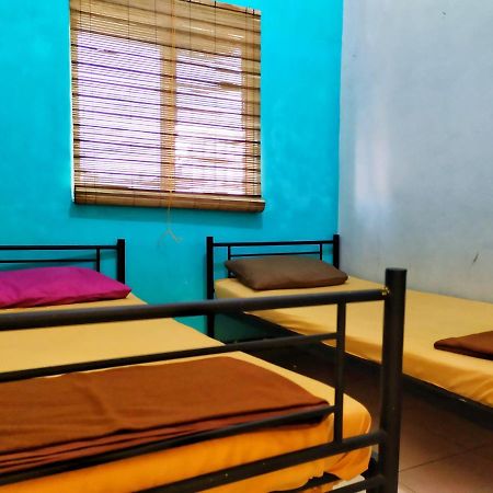 Rumah Teman Backpacker Semarang Exterior foto